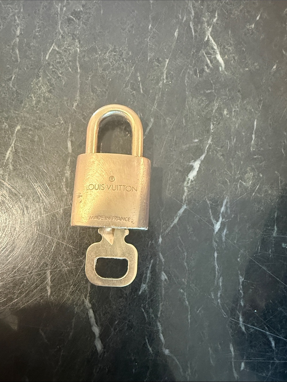 Louis Vuitton Lock and Key #322 - Picture 4 of 8